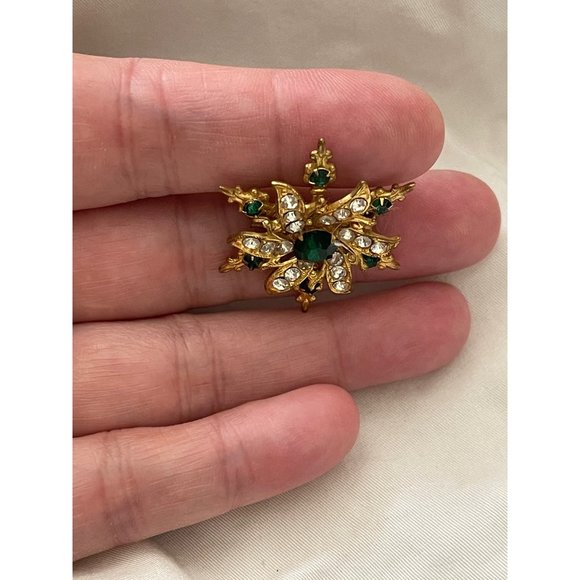 Vintage Green / Clear Rhinestone Gold Tone Snowflake/Floral Brooch - Picture 4 of 10